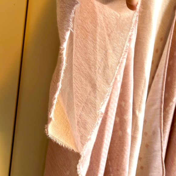 Gentle Fawn NWT shawl - Picture 4 of 4